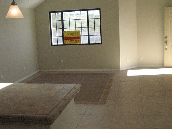 HUGE 17' ceilings and 20" ceramic tile