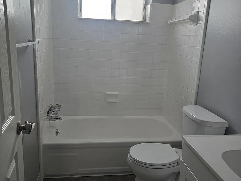 Park Hill Apartments — Photo 37