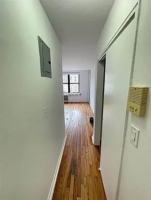 Rented by KNOCKKNOCK LLC | media 8