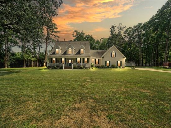 140 Higgins Ln, Hampton, VA 23664