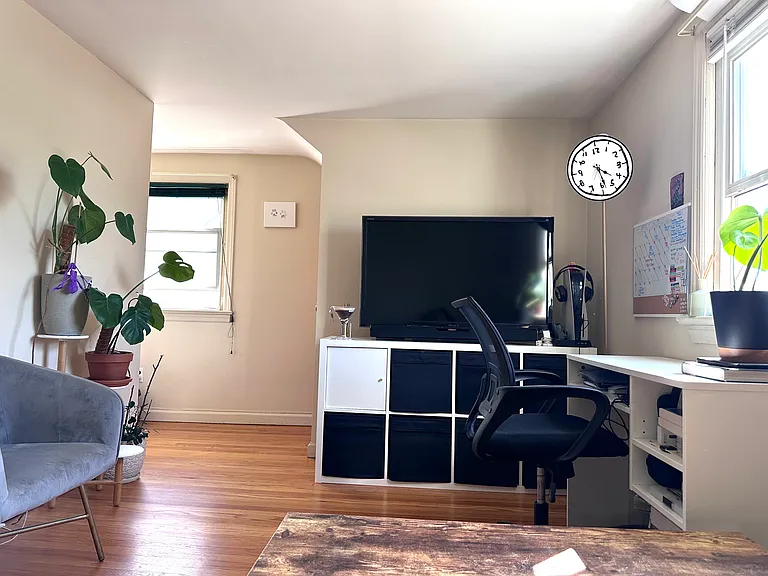 700 4th St #2 — Photo 8