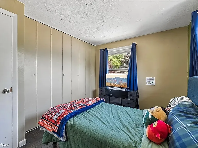 2369 Frederick Dr — Photo 25