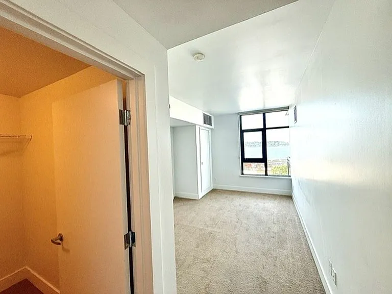 2911 2nd Ave #907 — Photo 8