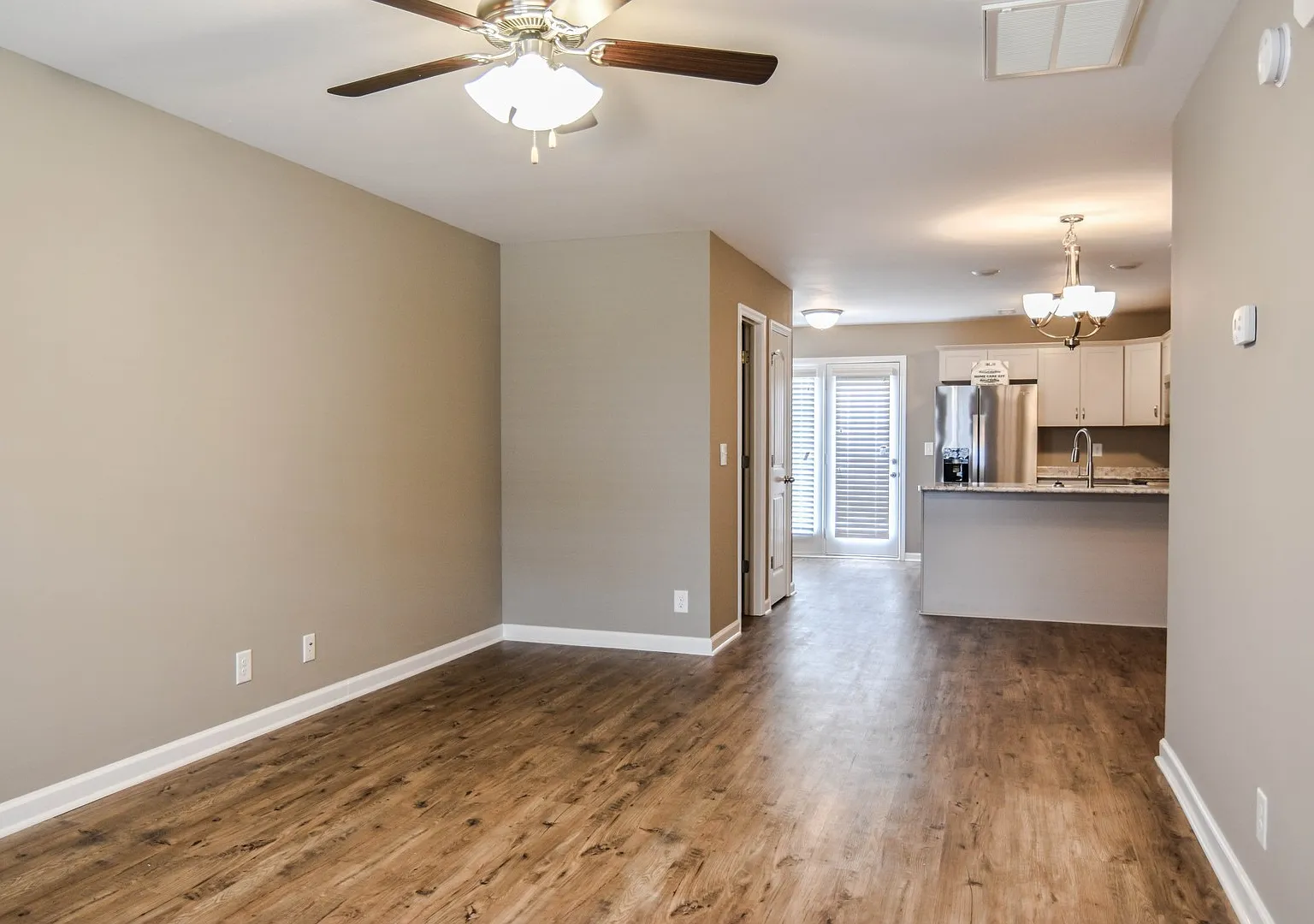 Two Bedroom in Governor's Crossing! — Photo 4
