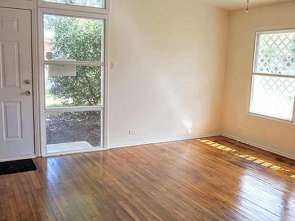 3rd image of 718 Pickwell Dr