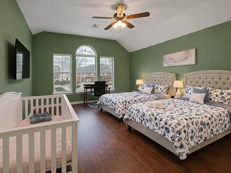 8205 Steamers Ln — Photo 5