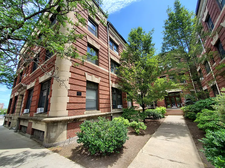 219 Harvard St #7 — Photo 13