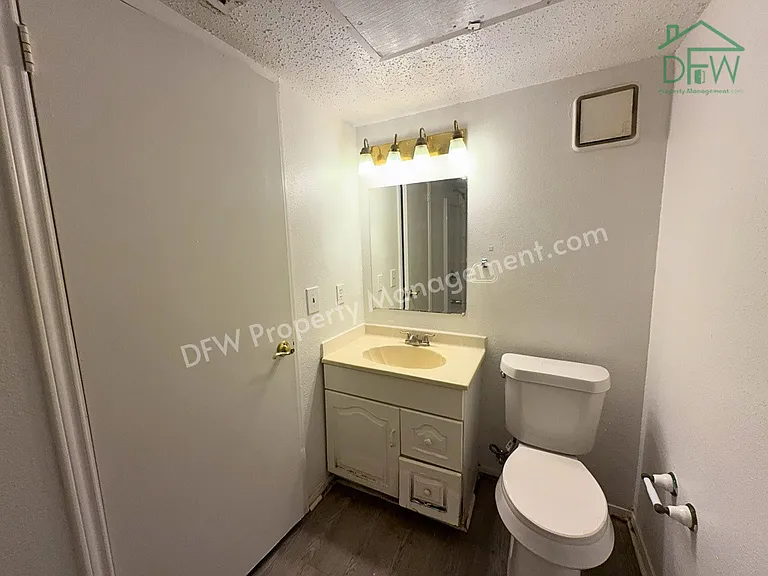 2613 Amherst Ct — Photo 15