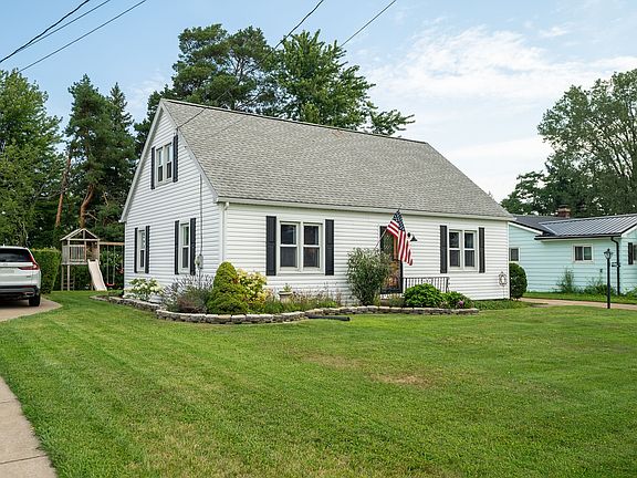4th image of 1704 W 40th St