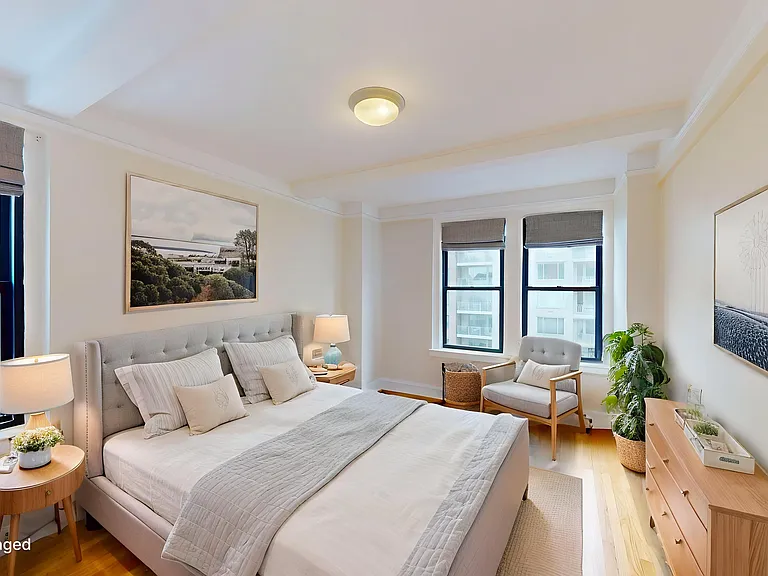 210 E 68th St #12I — Photo 4