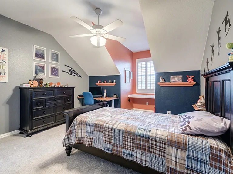 2718 View Mdw — Photo 15