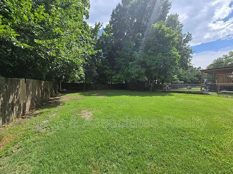 1034 E Lexington Ave — Photo 16