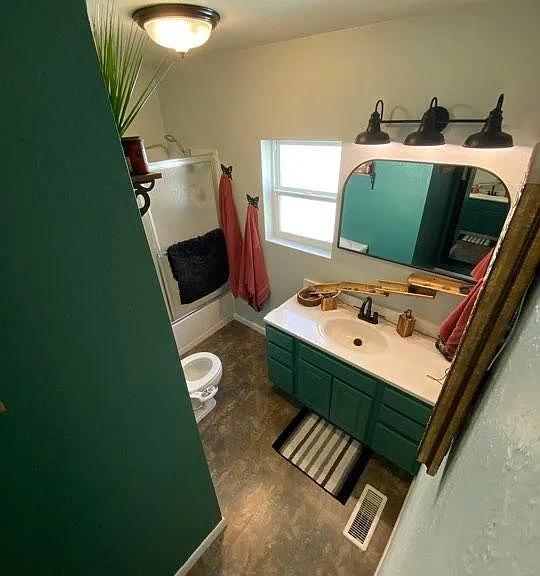 215 Palmer St — Photo 16