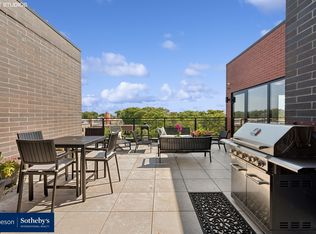 Glenwood Point, Chicago, IL 60626