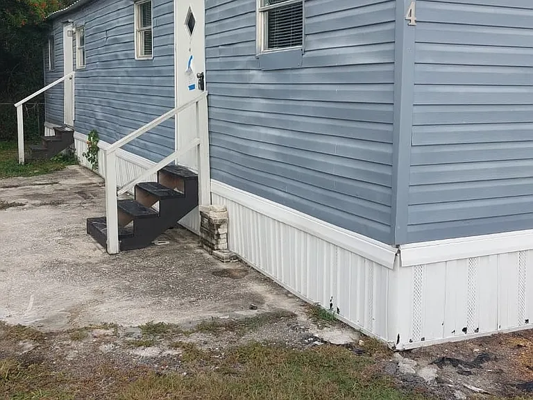 1707 Reynolds Rd #4 — Photo 1