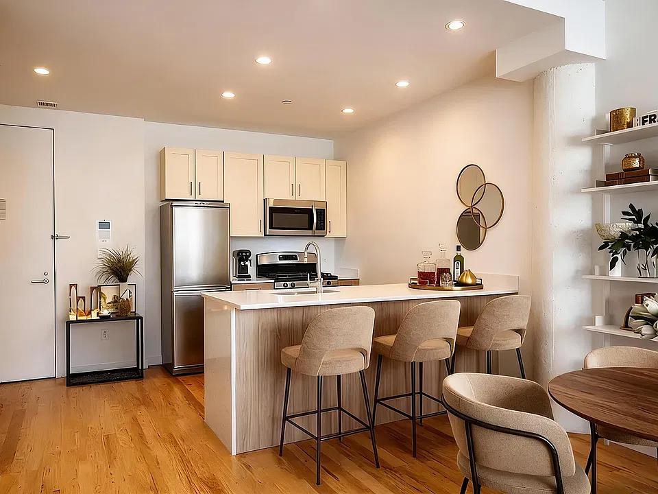55 Hope St #320