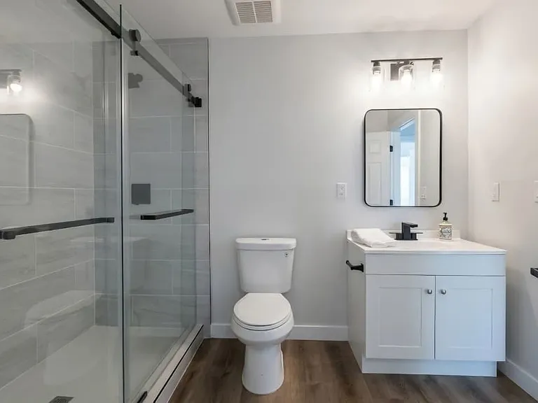 432 W Regent St #K — Photo 12