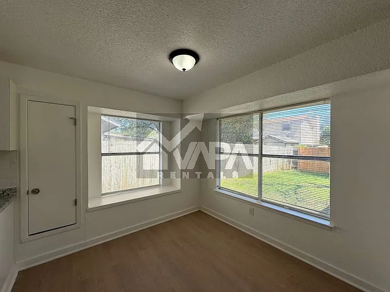 9315 Cliff Way St — Photo 11