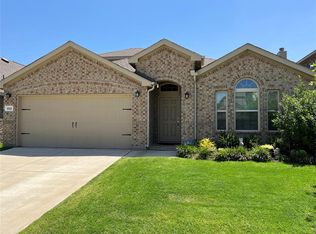 1022 N Churchill Dr, Fate, TX 75189