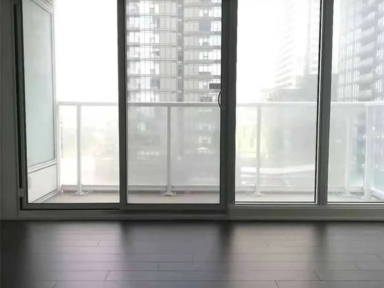 19 Bathurst St #905 — Photo 2