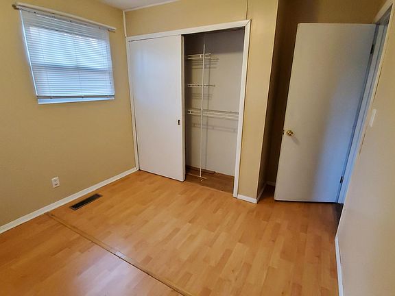 4th image of 717 Cornell Dr