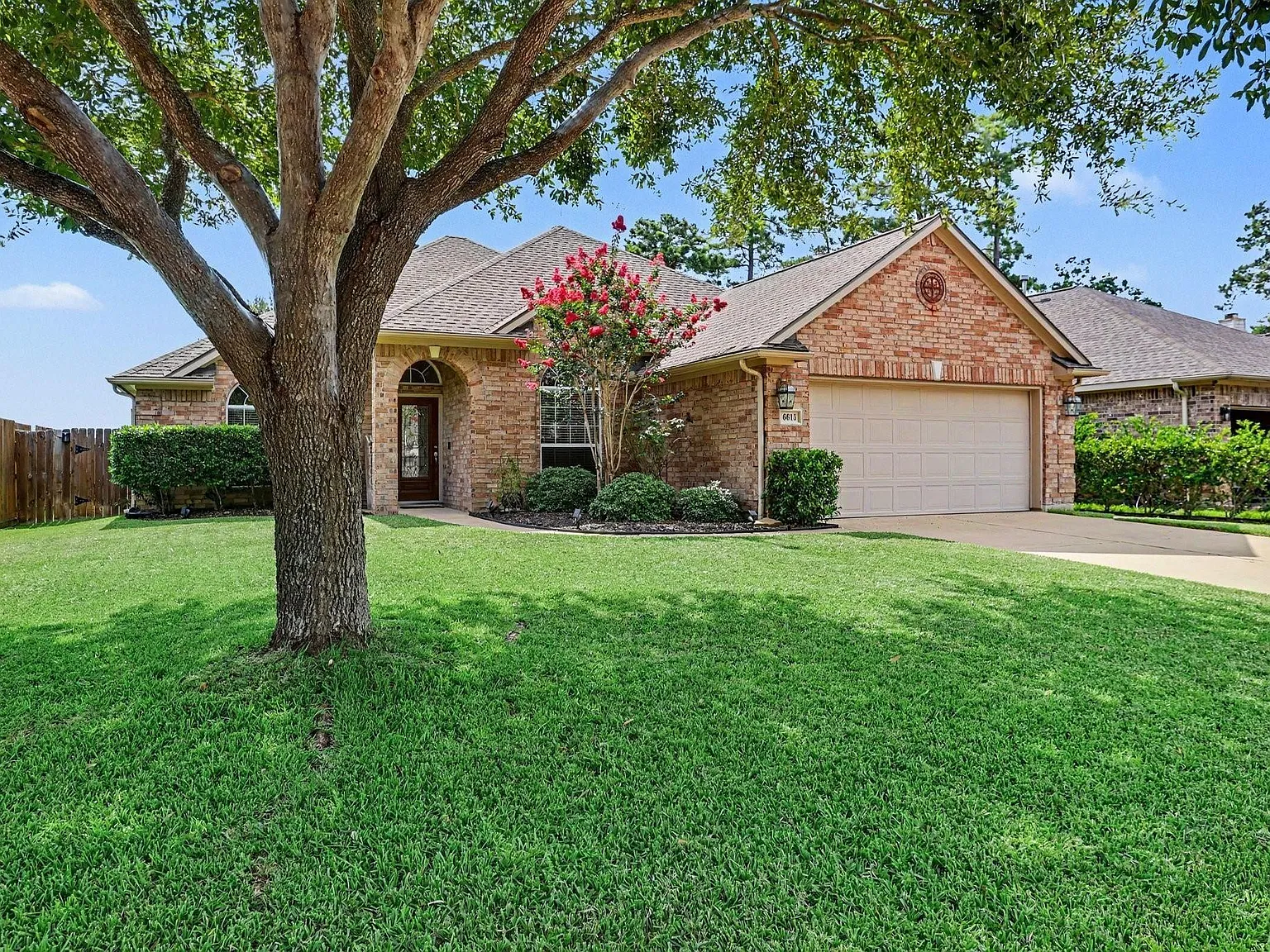 3 bed, 2.5 bath, 2165 sqft, $2,650 — Photo 3