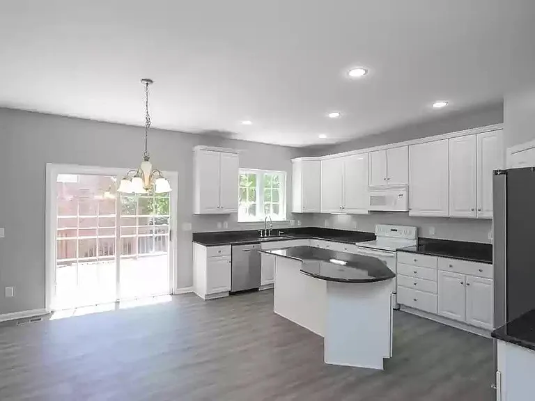 416 William Wallace Dr — Photo 9