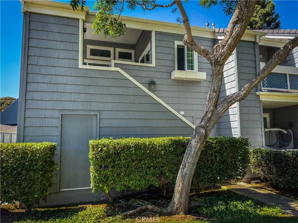 7351 Coho Dr Unit 207, Huntington Beach, CA 92648