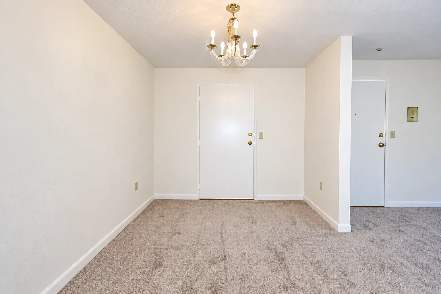 1 bed, 700 sqft, $2,050 — Photo 4