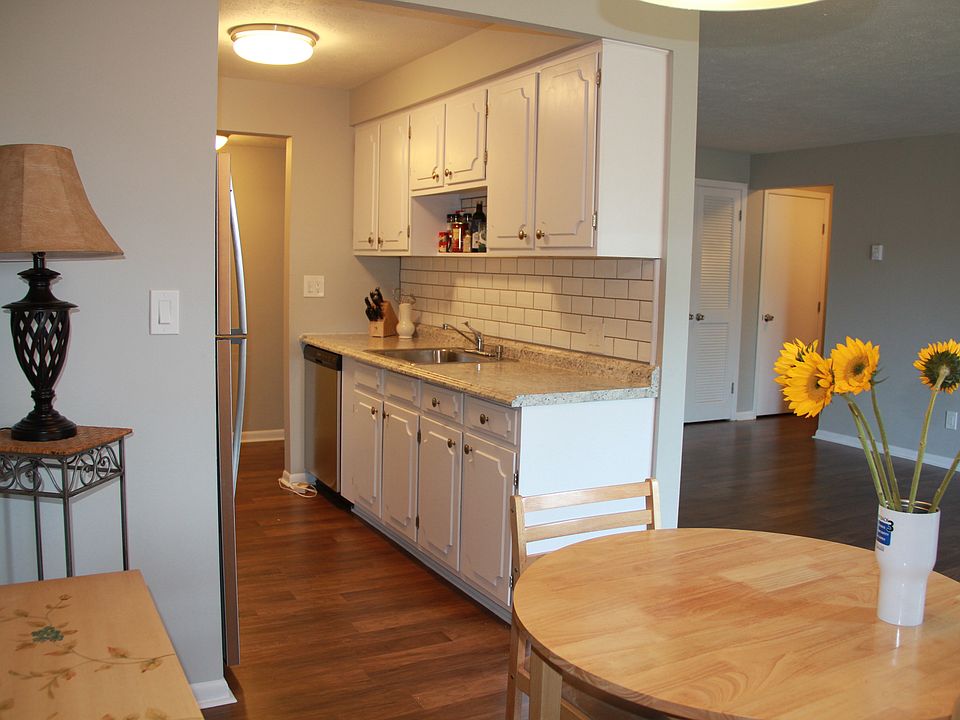 1st image of 21961 River Oaks Dr APT E4