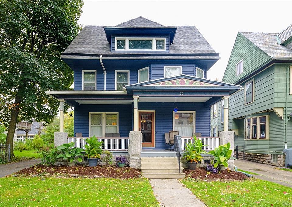 1st image of 30 Brantford Pl