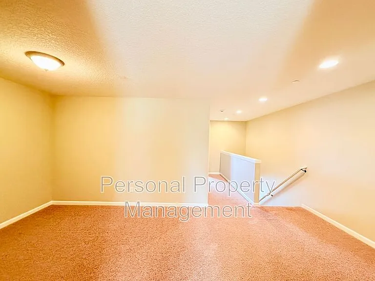 219 N 33rd Ct — Photo 14