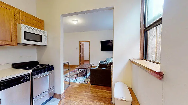 Rented by City Stop Realty | media 6