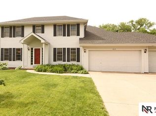 17619 Monroe St, Omaha, NE 68135