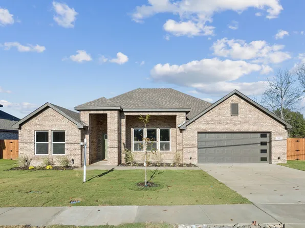 500 Mineral Wells St, Terrell, TX 75160