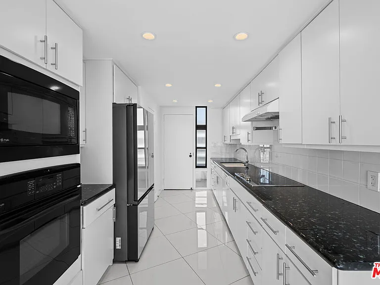 4267 Marina City Dr #Penthouse 4 — Photo 17