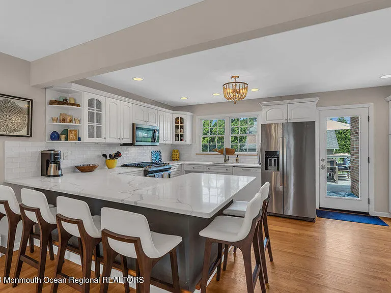 10 York Ave #24 — Photo 6