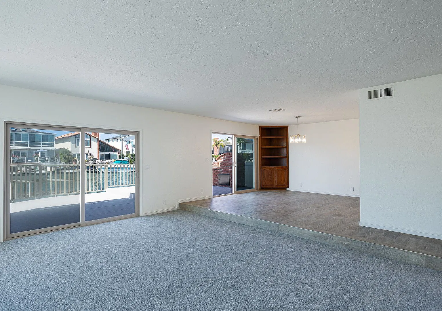 3 Bedroom + 3.5 Bathroom Home | Mandalay Bay | Oxnard | Unfurnished — Photo 4