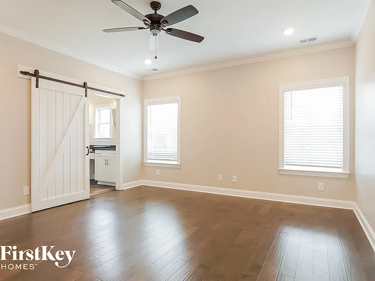 1052 Crestview Rdg — Photo 4
