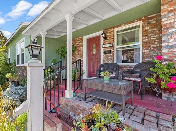 2nd image of 4337 Gaviota Ave