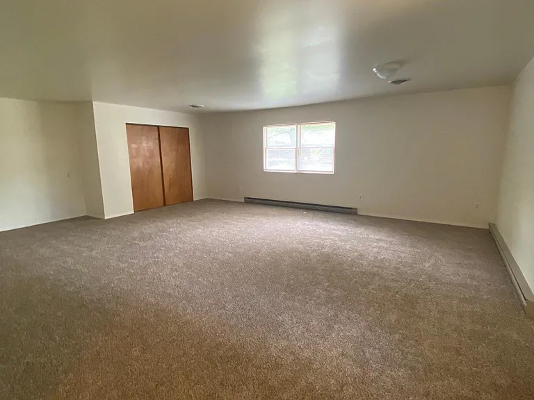 1650 Saratoga Dr — Photo 8