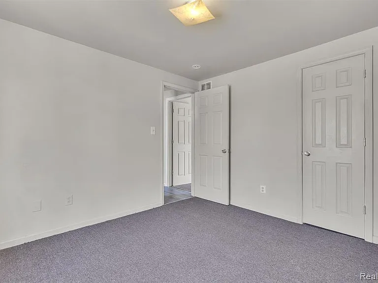 764 Woodmere St — Photo 40