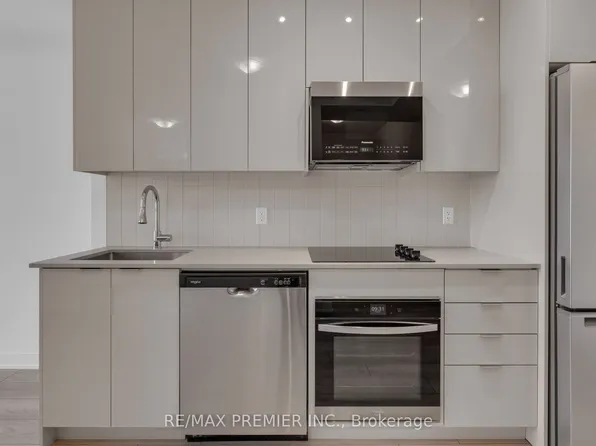 498 Caldari Rd #2326, Vaughan, ON L4K 4G3