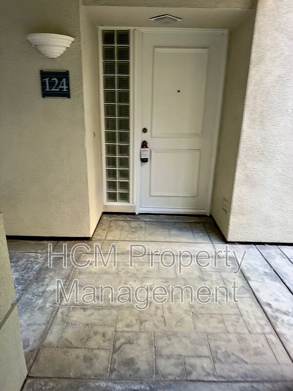1 bed, 1.0 bath, 835 sqft, $2,800 — Photo 1