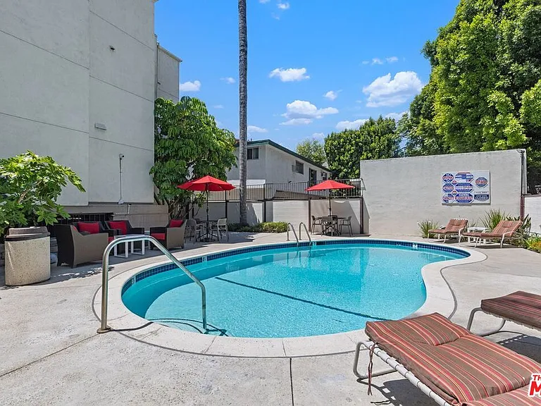 12801 Moorpark St #206 — Photo 28