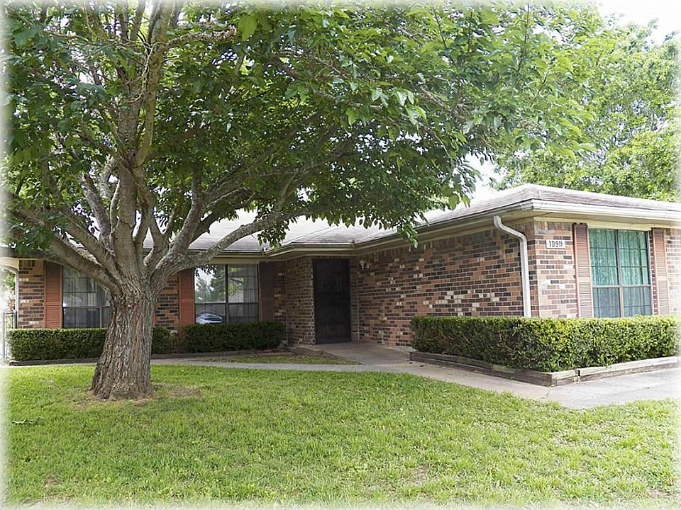 Beautiful piece of property - 2 lots for almost 1/2 acre (per tax records .44 acres) at end of a cul