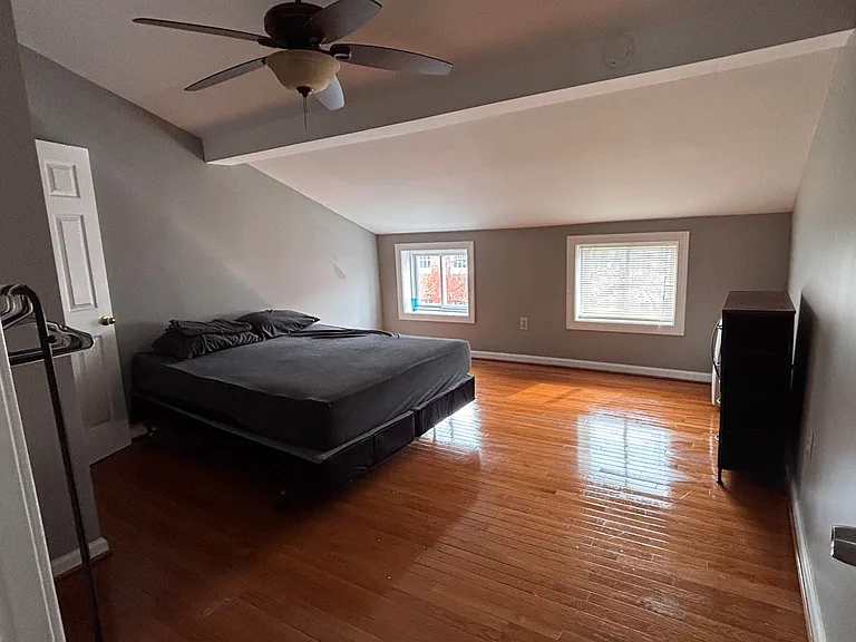 662 Washington Blvd #4 — Photo 23