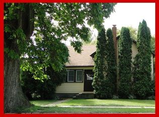 210 N Pleasant St, Cambridge, WI 53523