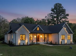 7618 Pemberley Dr, Oak Ridge, NC 27310