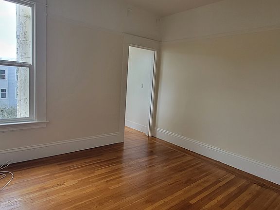 4th image of 751 11th Ave #B